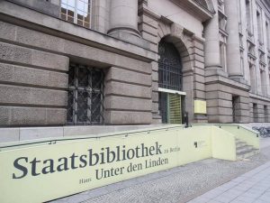 Staatsbibliothek Berlin Ganzglas Automatiktür Ansicht außen
