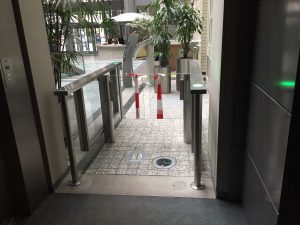 Berliner Wasserbetriebe Sensorschleuse als Nebeneingangsabsicherung für Poststelle und Transporte