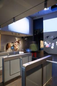 Sensorschleuse Argus 60 Detail Glasfüllung im Samurai Museum Berlin