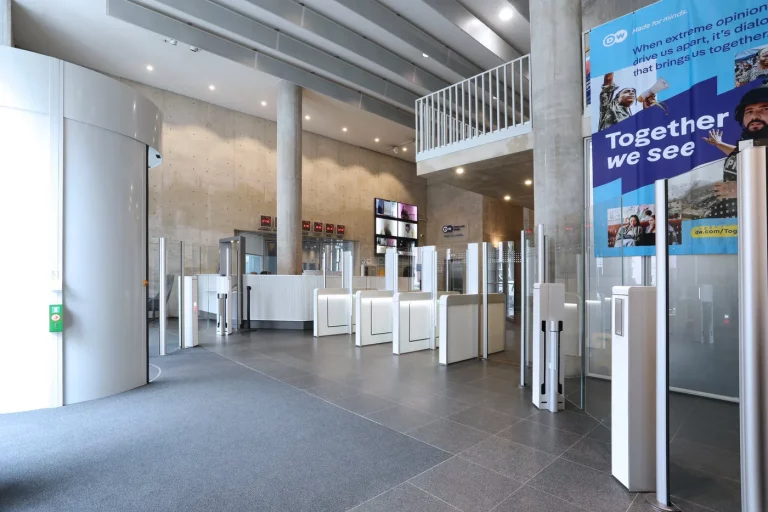 2 dw berlin foyer