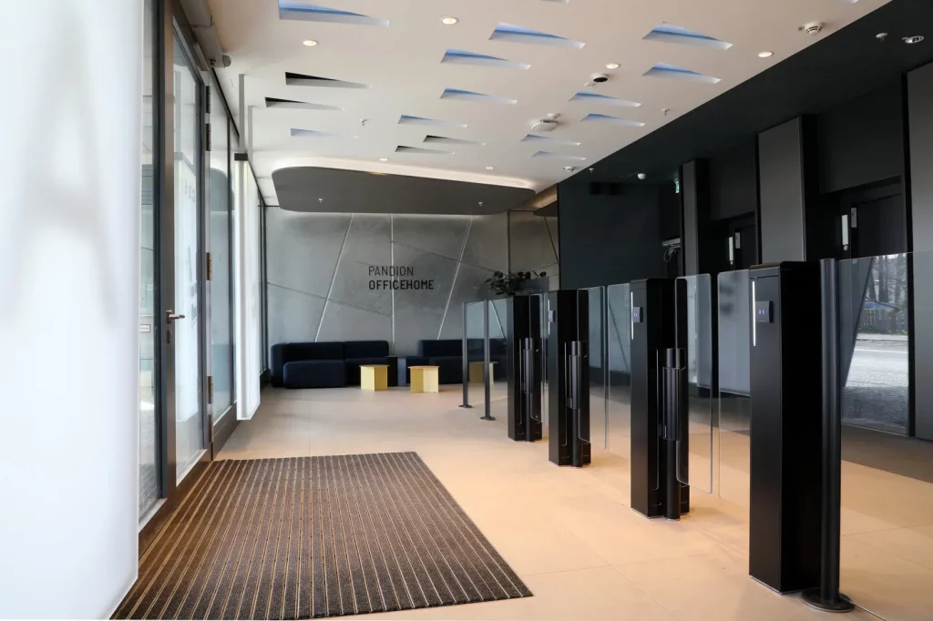 Bürohaus Berlin Ostkreuz 3 buerohaus berlin ostkreuz foyer sensorschleuse argusv60