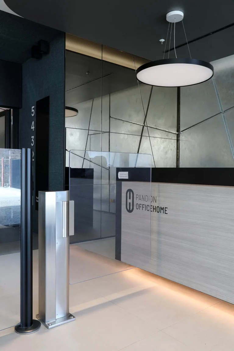 7 buerohaus berlin ostkreuz foyer sensorschleuse schwenktuerhsd sonderausfuehrung
